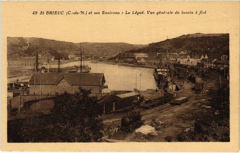Carte postale ancienne Saint-Brieuc et ses Environs - Le Legue - Bassin a Flot à Saint-Brieuc