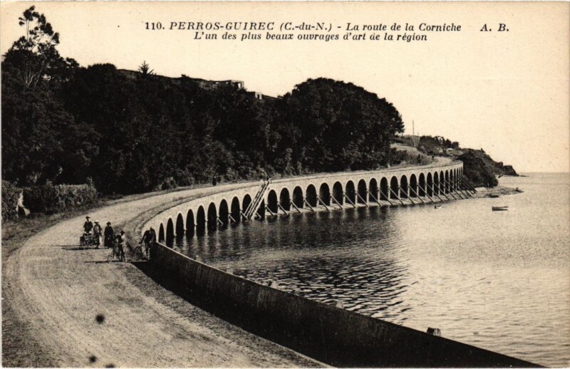 Carte postale ancienne Perros-Guirec La Route de la Corniche à Perros-Guirec