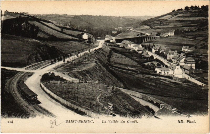 Carte postale ancienne Saint-Brieuc La Vallee du Gouet à Saint-Brieuc