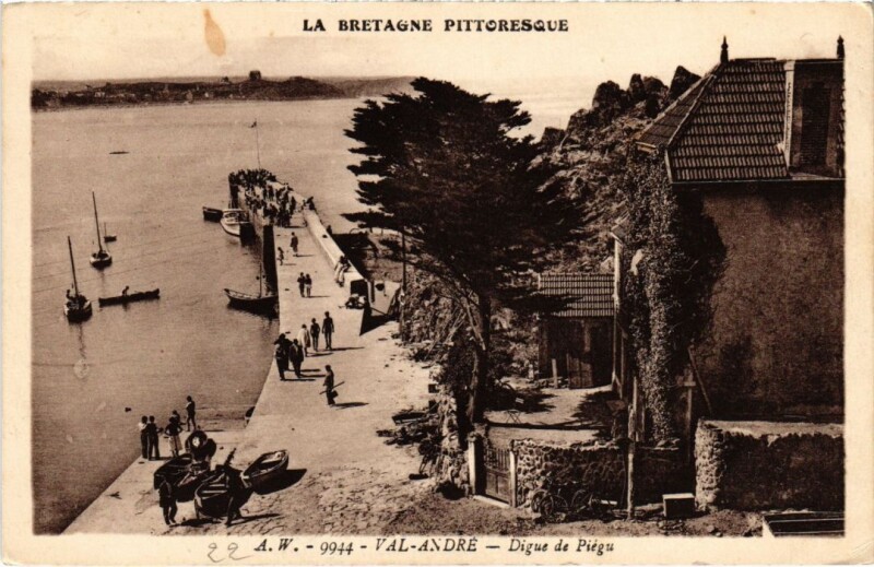 Carte postale ancienne Val-Andre Digue de Piegu