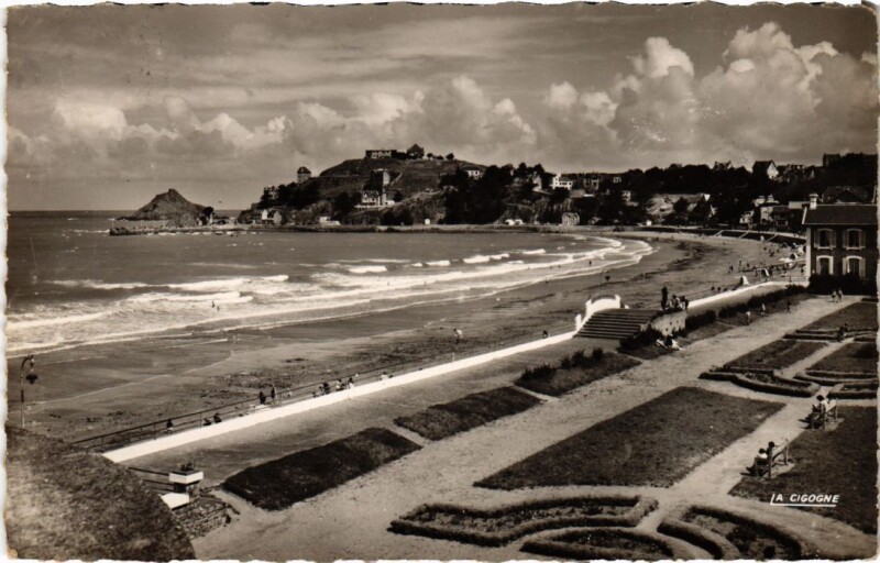 Carte postale ancienne Val-Andre La Plage Cote Nord vers le bPort