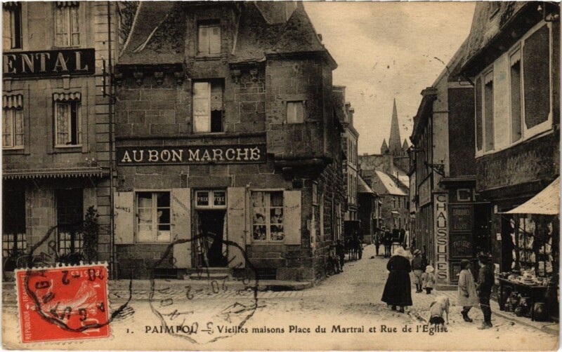 Carte postale ancienne Paimpol Vieilles Maisons - Place du Martray et Rue de l'Eglise à Paimpol