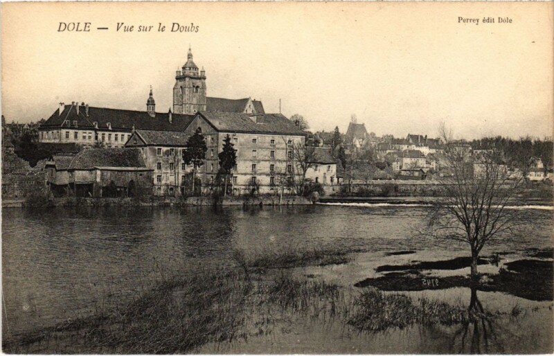 Carte postale ancienne Dole vue sur le Doubs