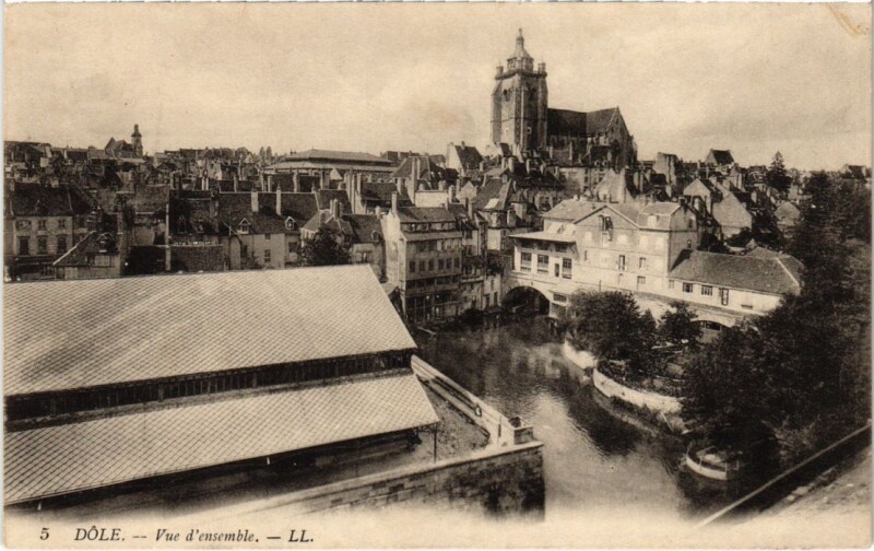 Carte postale ancienne Dole vue d'ensemble