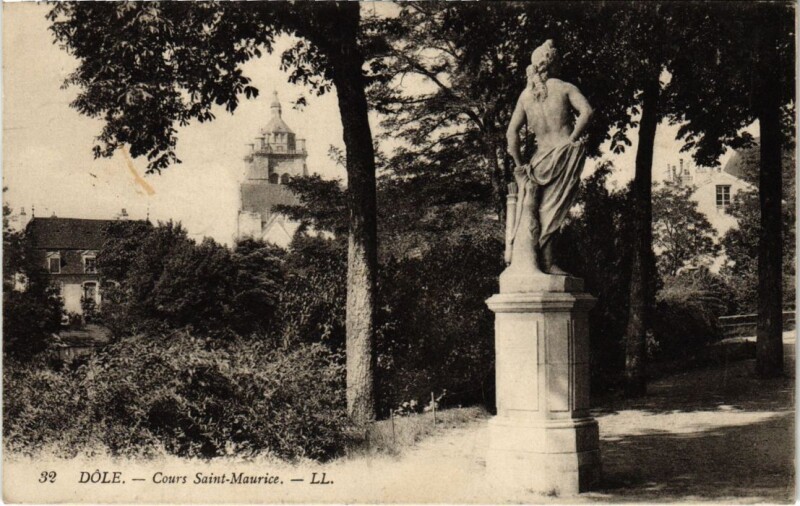 Carte postale ancienne Dole Cours Saint-Maurice à Saint-Maur