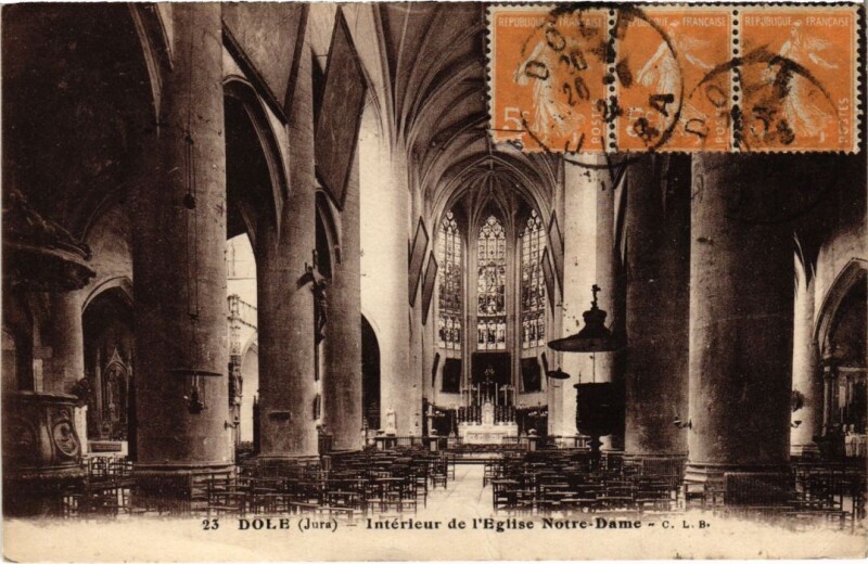 Carte postale ancienne Dole Interieur de l'Eglise Notre Dame