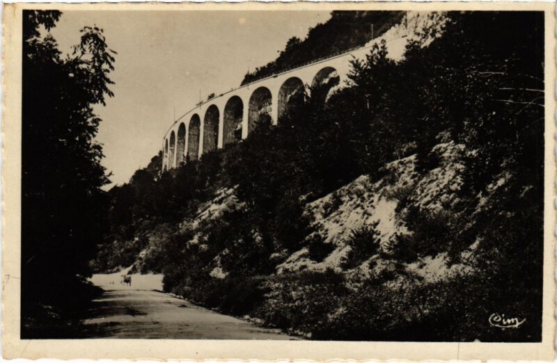 Carte postale ancienne Morez Route de Morez a Saint-Laurent
