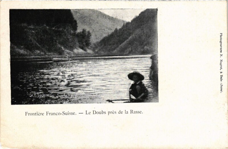 Carte postale ancienne Frontiere Franco Suisse, Le Doubs pres de la Rasse