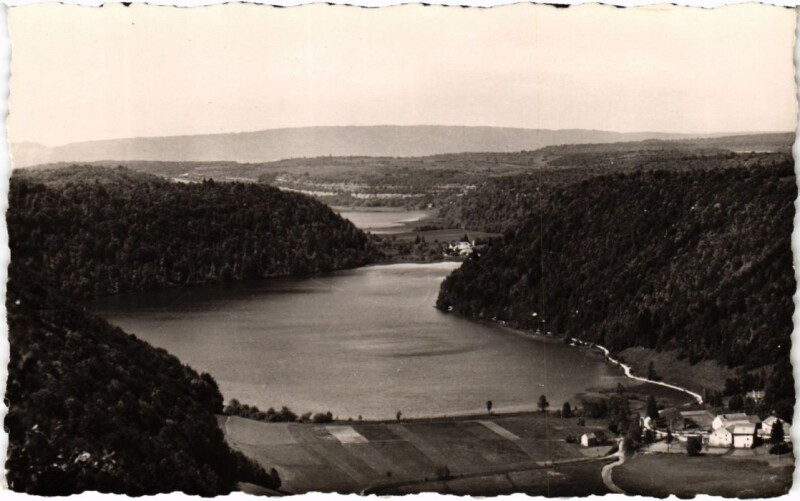 Carte postale ancienne Vallee du Herisson Lacs du Val