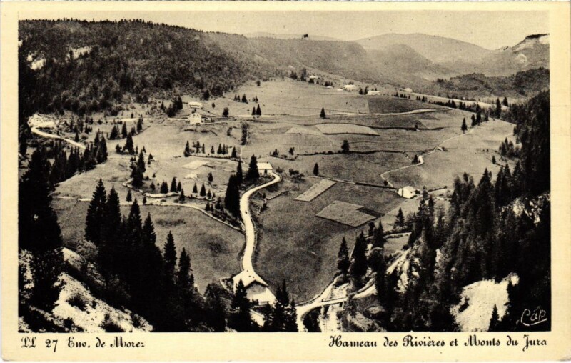 Carte postale ancienne Hameau des Rivieres et Monts du Jura