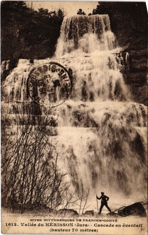 Carte postale ancienne Vallee du Herisson Cascade en eventail