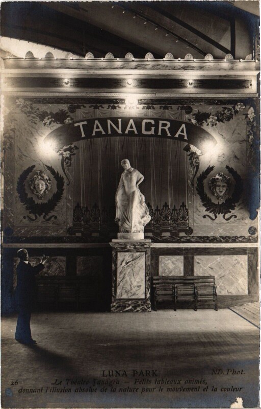 Carte postale ancienne Luna Park - Le Théâtre Tanagra à Paris 17e