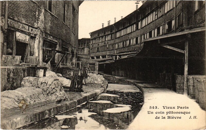 Carte postale ancienne Un coin pittoresque de la Bièvre à Paris 13e
