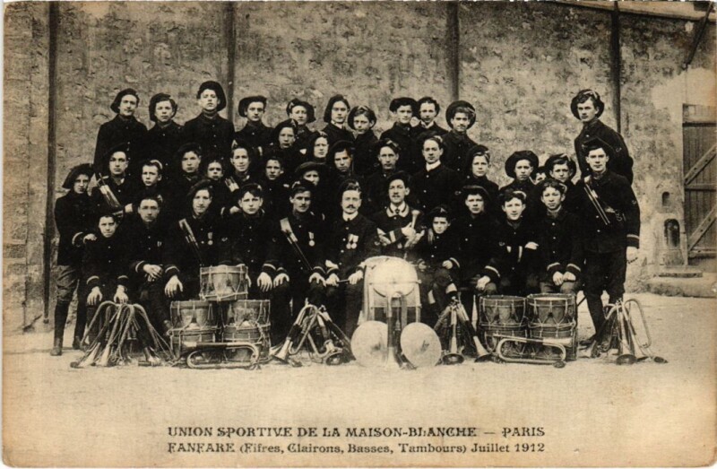 Carte postale ancienne Union Sportive de la Maison Blanche - Fanfare - Juillet 1912 à Paris 13e