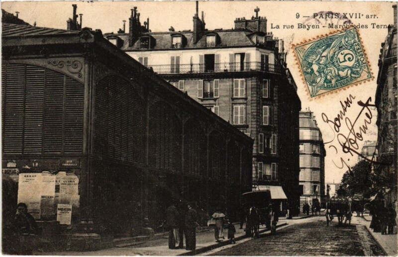 Carte postale ancienne La rue Bayen - Marché des Ternes à Paris 17e