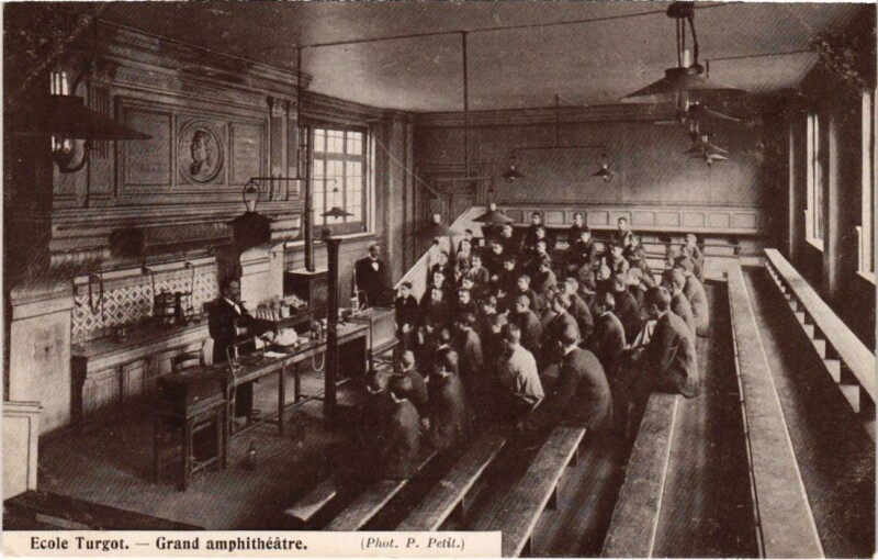 Carte postale ancienne Paris Ecole Turgot Grand Amphitheatre à Paris 3e