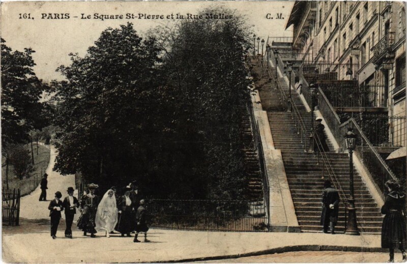 Carte postale ancienne Le Square Saint-Pierre et la Rue Muller à Paris 18e