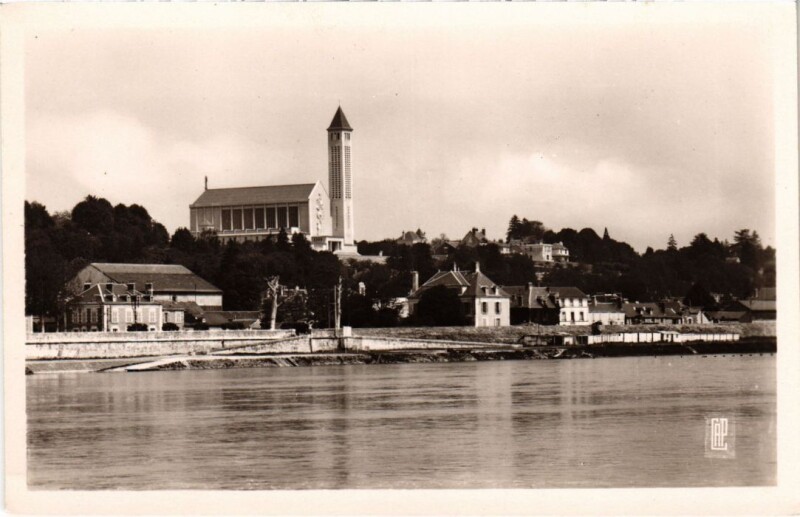 Carte postale ancienne Blois Vue vers la nouvelle Eglise France à Blois