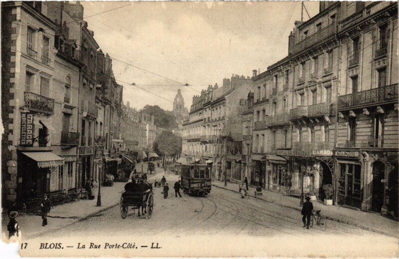 Carte postale ancienne Blois La Rue Porte-Cote France à Blois