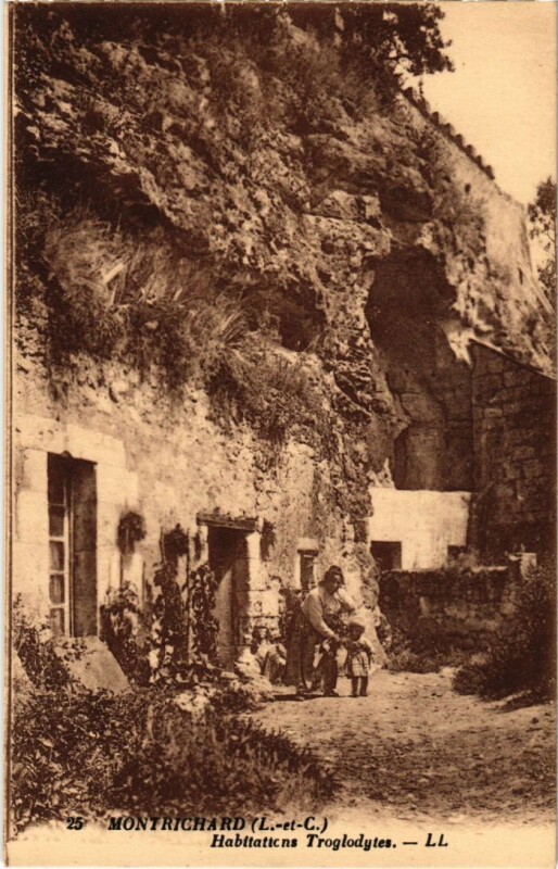 Carte postale ancienne Montrichard Habitations Troglodytes France