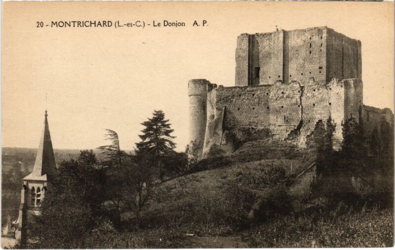 Carte postale ancienne Montrichard Le donjon France
