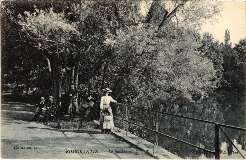 Carte postale ancienne Romorantin Le Square France
