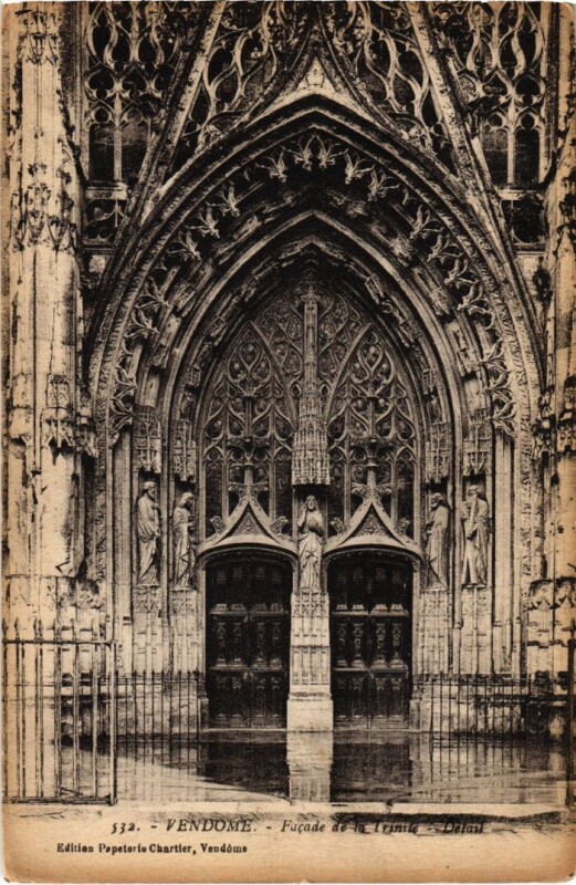 Carte postale ancienne Vendome Facade de la Trinite France