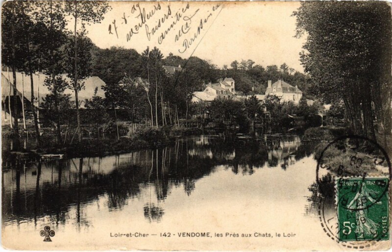 Carte postale ancienne Vendome les Pres aux Chats, le Loir France