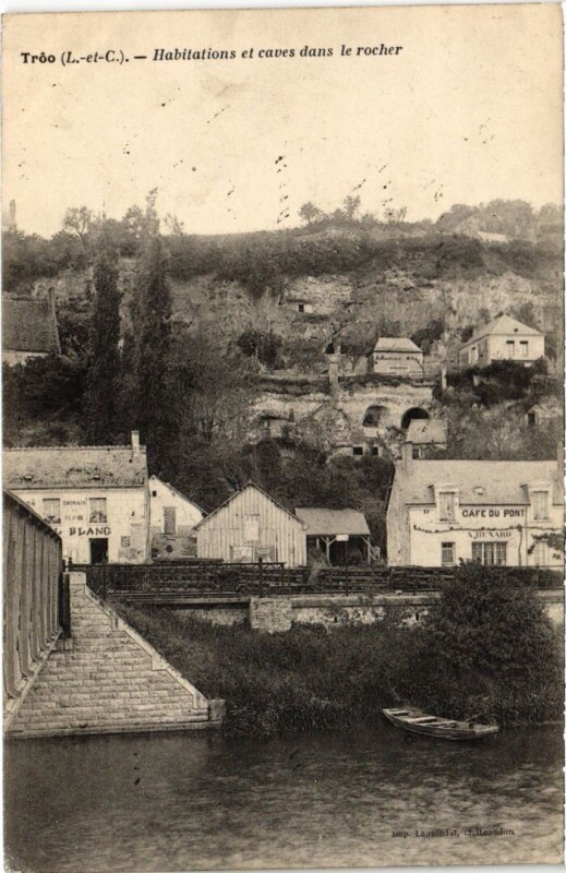 Carte postale ancienne Troo Habitations et caves dans le rocher France