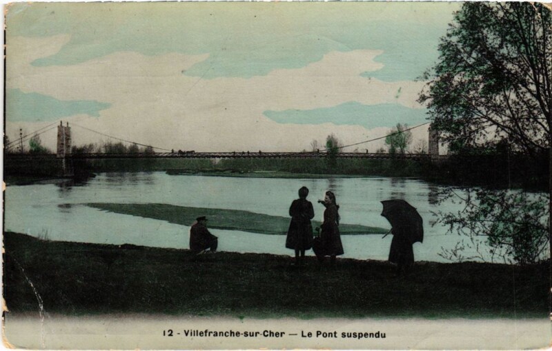 Carte postale ancienne Villefranche s Cher Le Pont suspendu France