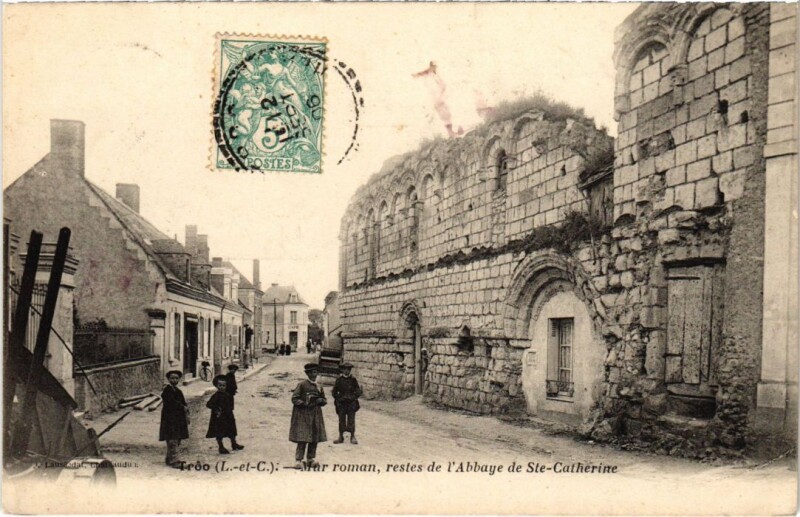 Carte postale ancienne Troo Mur roman,restes de l'Abbaye de Sainte-Catherine France