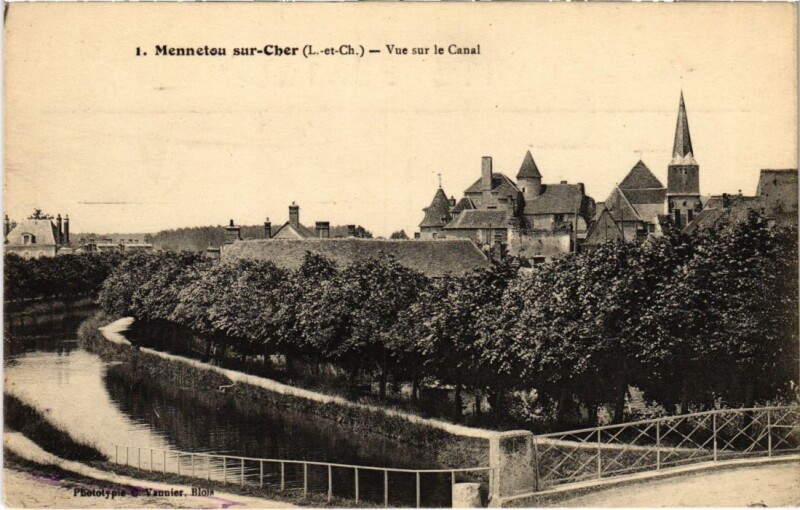 Carte postale ancienne Mennetou sur Cher Vue sur le Canal France à Mennetou-sur-Cher