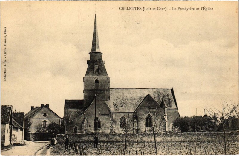 Carte postale ancienne Cellettes Le Presbytere et l'Eglise France à Cellettes