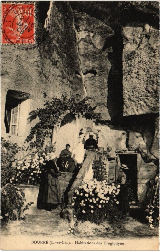 Carte postale ancienne Bourre Habitations des Troglodytes France