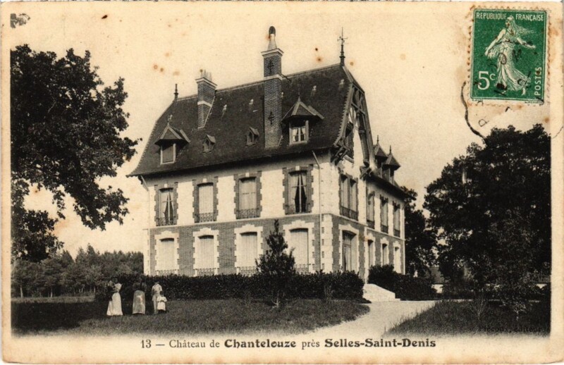 Carte postale ancienne Selles St.Denis Chateau de Chantelouze France
