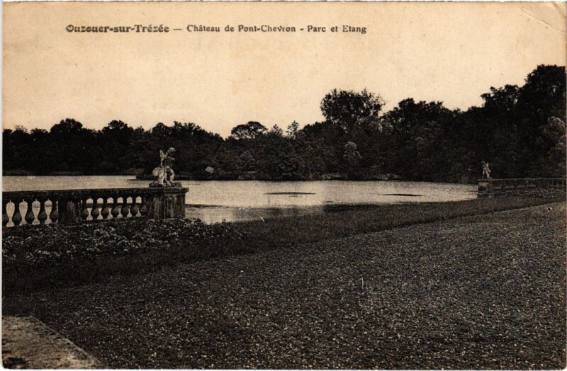 Carte postale ancienne Ouzoeur sur Trezee Chateau de Pont-Chevron France