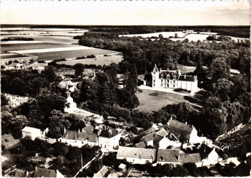 Carte postale ancienne Rilly sur Loire Le Chateau et l'Eglise France à Rilly-sur-Loire