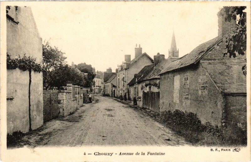 Carte postale ancienne Chouzy Avenue de la Fontaine France