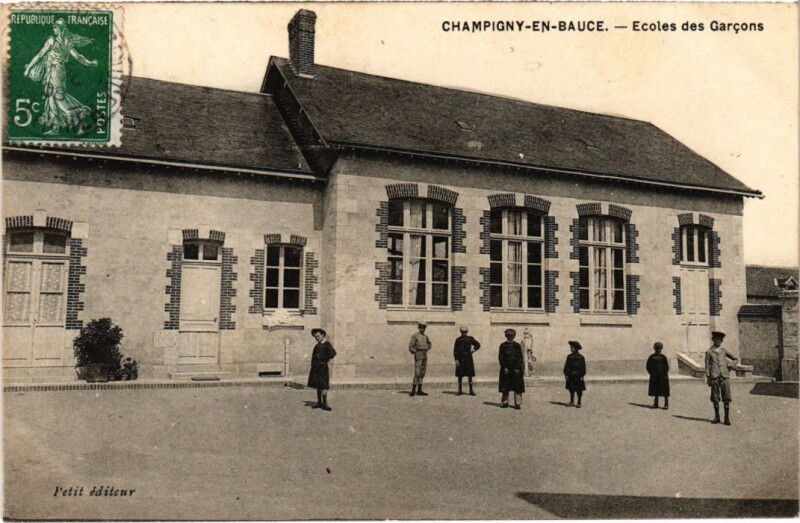 Carte postale ancienne Champigny en Bauce Ecoles des Garcons France