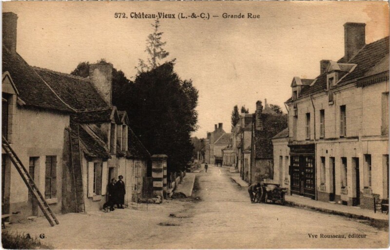 Carte postale ancienne Chateauvieux Grande Rue France