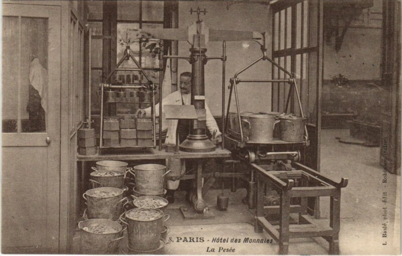 Carte postale ancienne Paris 6e Hotel des Monnaies La Pesée