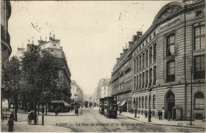 Carte postale ancienne Paris 6e Rue de Rennes et le Mont-de-Piété