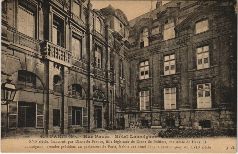 Carte postale ancienne Paris 4e Rue Pavée Hotel Lamoignon