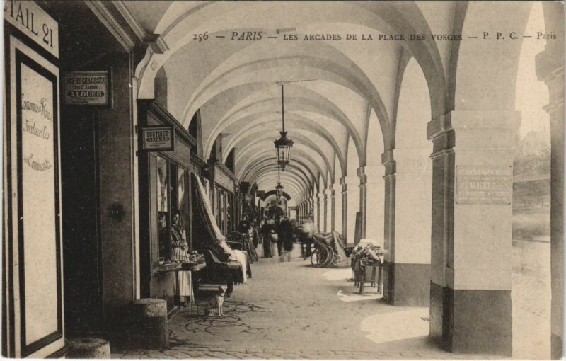 Carte postale ancienne Paris 4e Place des Vosges Les Arcades