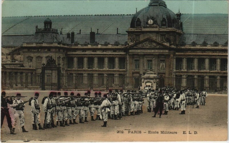 Carte postale ancienne Paris 7e Ecole Militaire