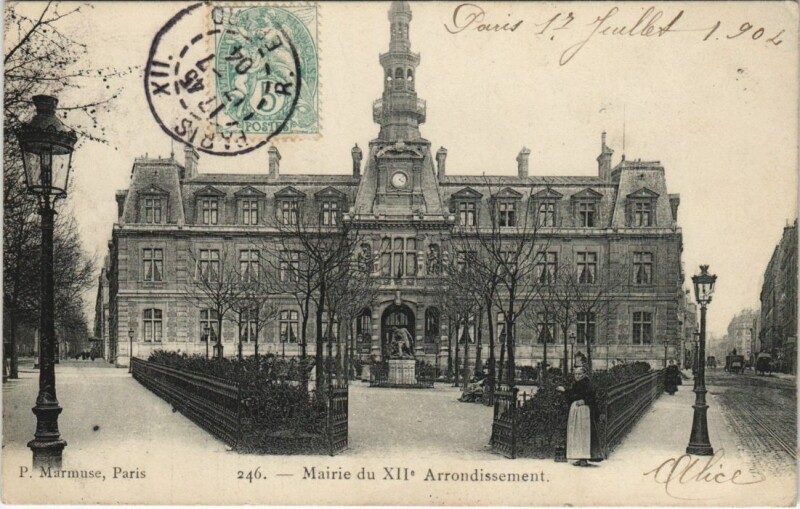 Carte postale ancienne Mairie du XIIe Arrondissement à Paris 12e