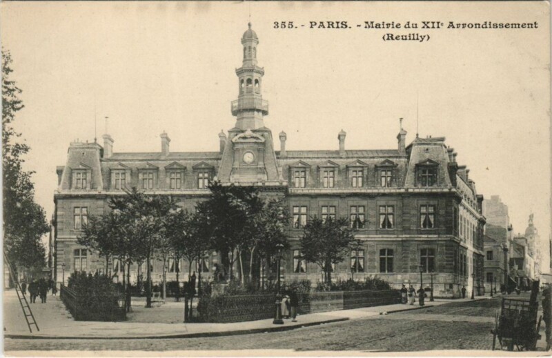 Carte postale ancienne Mairie du XIIe Arrondissement (Reuilly) à Paris 12e