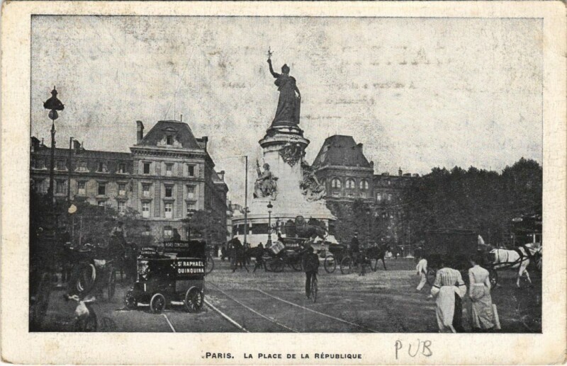 Carte postale ancienne Paris 10e Place de la République