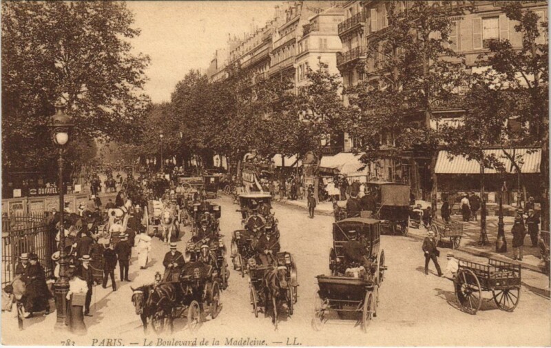 Carte postale ancienne Paris 2e Boulevard de la madeleine
