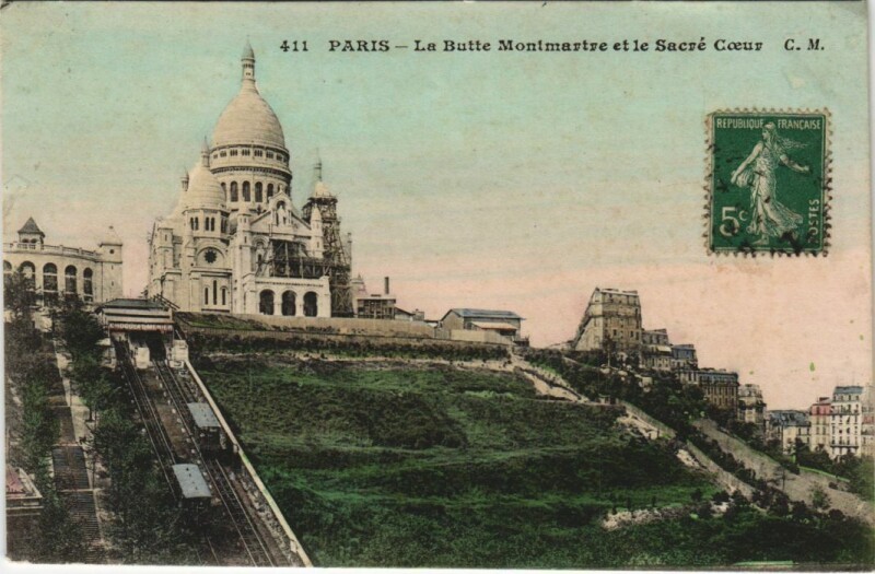 Carte postale ancienne La Butte Montmartre et le Sacré-Coeur à Paris 18e